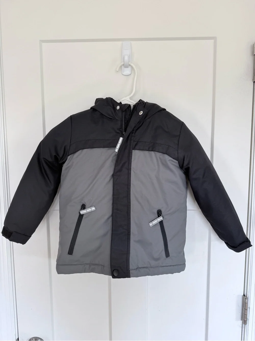Cat & Jack Two-Tone Hooded Puffer Jacket - Gray & Black